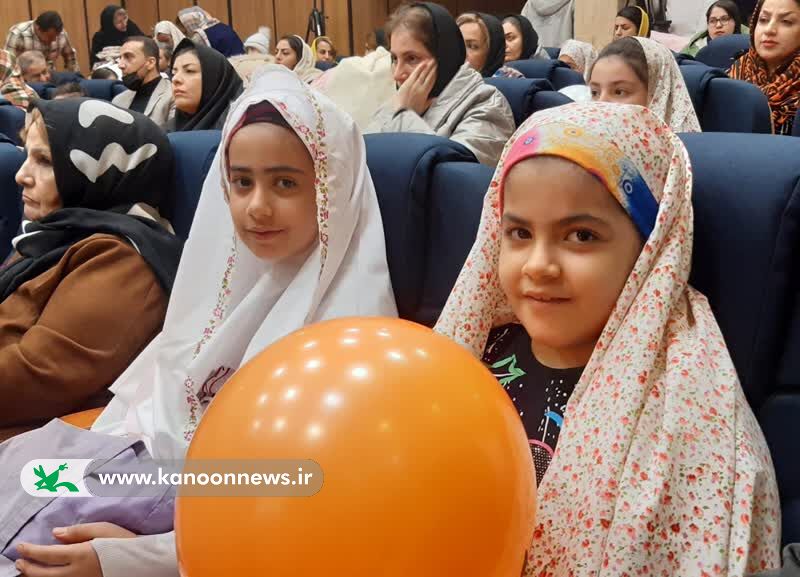 لباس زیبای تکلیف الهی بر قامت دختران کانون لباس زیبای تکلیف الهی بر قامت دختران کانون