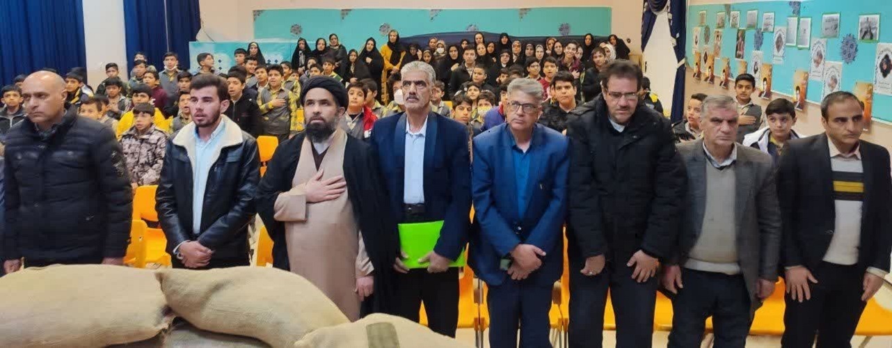 مراسم یادبود شهدا به ویژه یادبود اولین شهید شهردهق (شهید بهرام براتی)