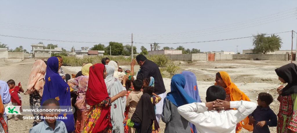 حضور امداد فرهنگی کانون پرورش فکری سیستان و بلوچستان در میان کودکان و نوجوانان مناطق سیلزده