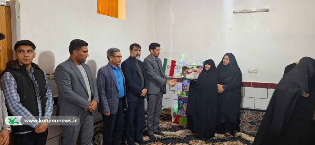 گرامی داشت یاد وخاطره شهدا در مراکز کانون پرورش فکری لرستان