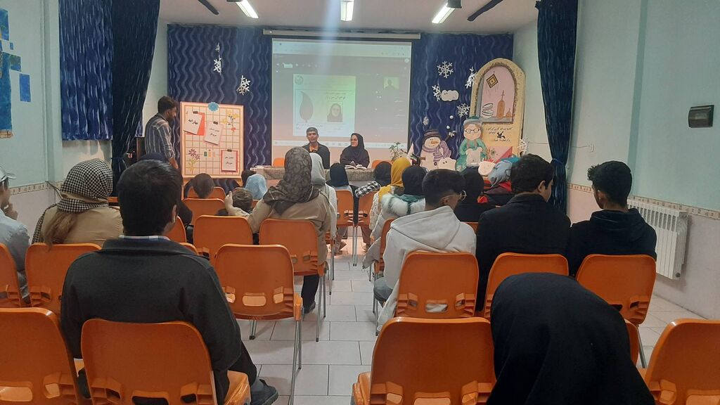 بیست و نهمین انجمن شعر و بیست و هفتمین انجمن داستان سروناز کانون فارس  برگزار شد