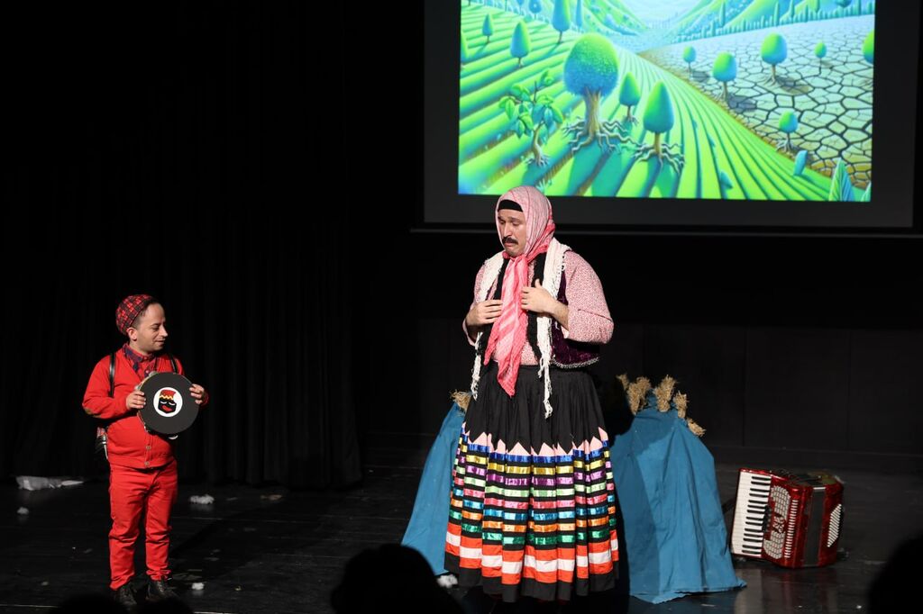 نمایش «هر روز نوروزه» در سینما ایران اجرا میشود