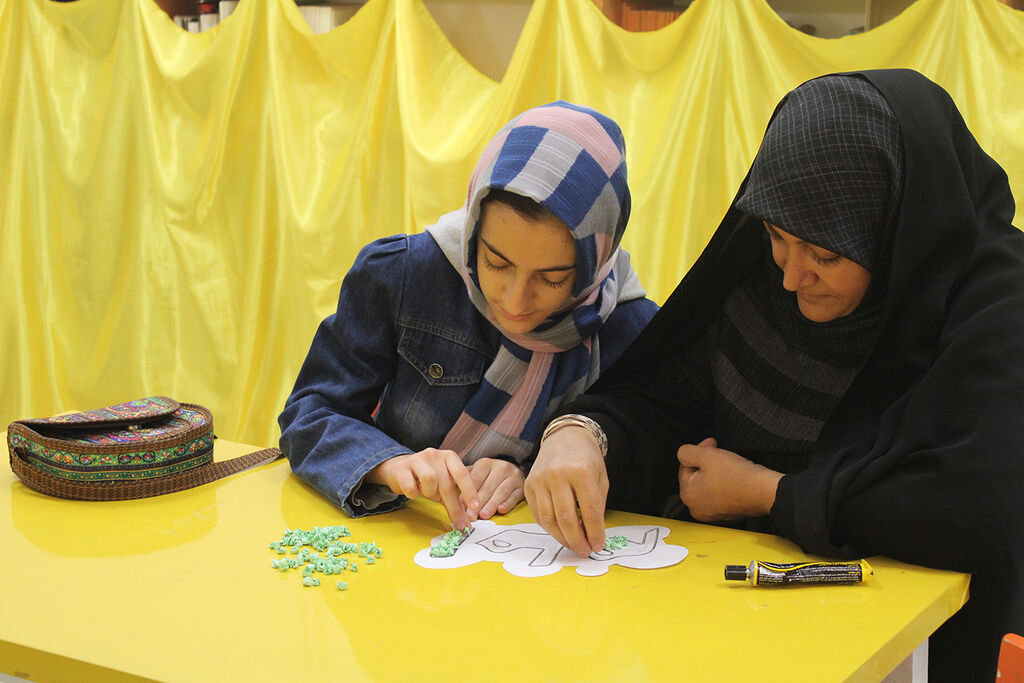 رونمایی از طرح هما با حضور اعضای مرکز فرهنگی- هنری شهر مریانج