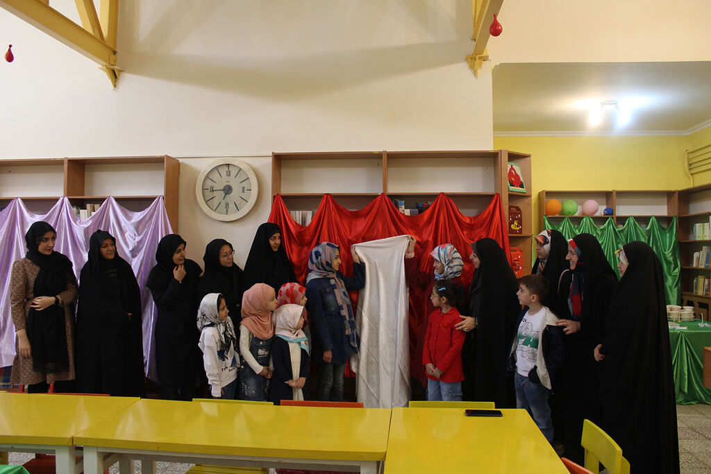 رونمایی از طرح هما با حضور اعضای مرکز فرهنگی- هنری شهر مریانج