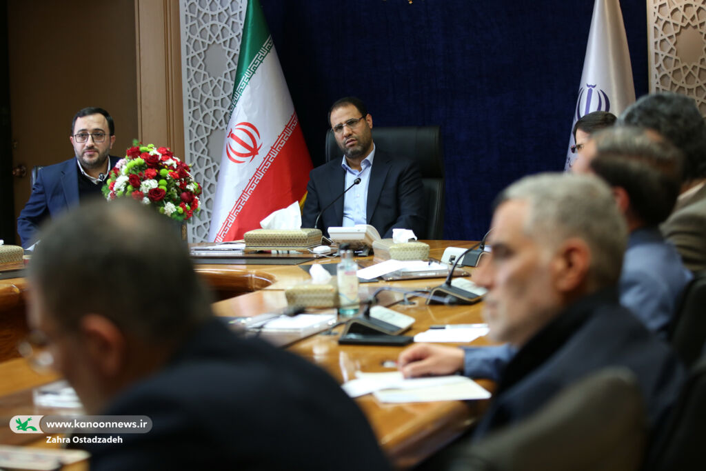 تاکید وزیر آموزش و پرورش بر اهمیت ارتباط گسترده و شبکهای کانون با مدارس
