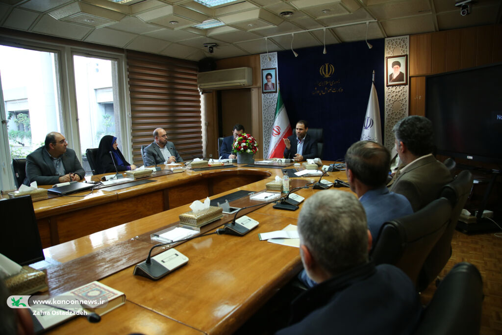 تاکید وزیر آموزش و پرورش بر اهمیت ارتباط گسترده و شبکهای کانون با مدارس