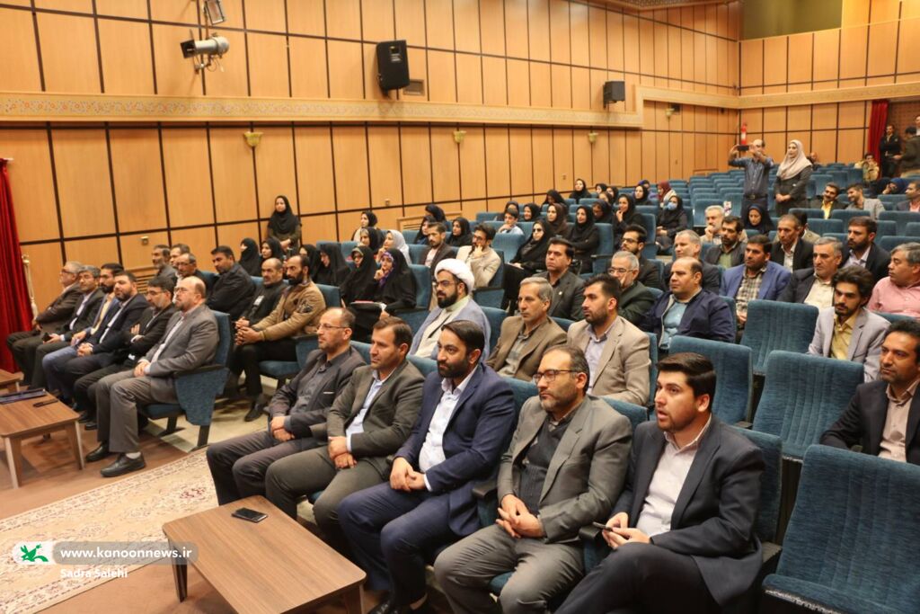 آیین تکریم مدیرکل و معارفه سرپرست کانون چهارمحال و بختیاری برگزار شد