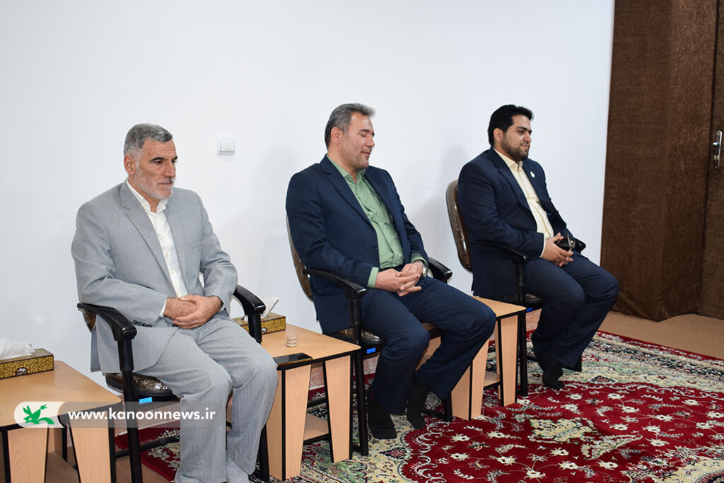 دیدار معاون توسعه و مدیریت منابع کانون با نماینده ولی فقیه در استان سمنان