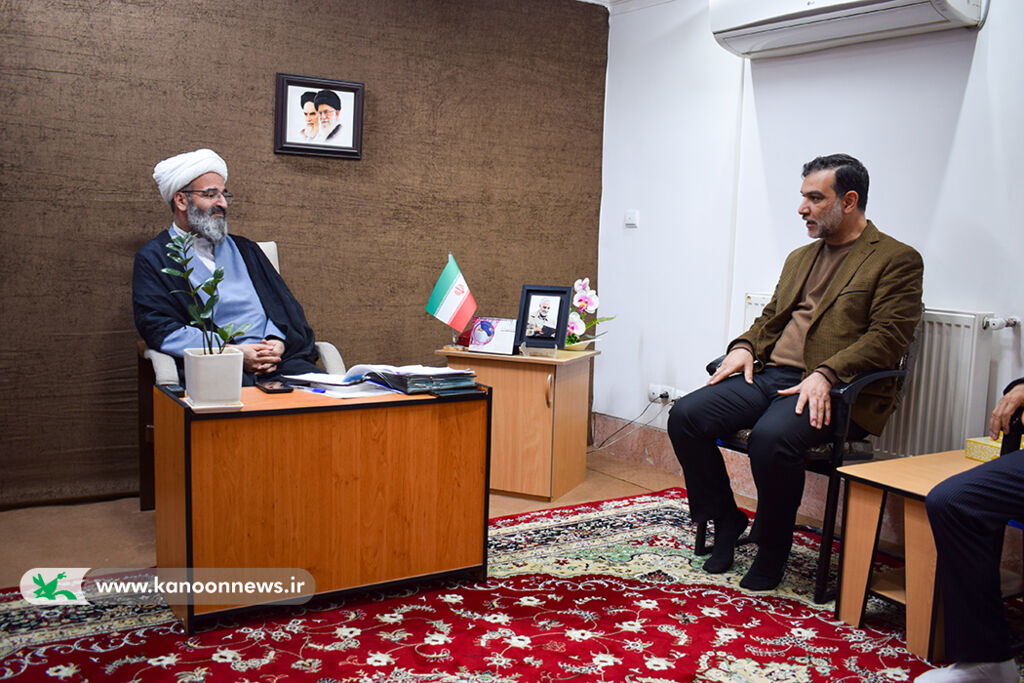 دیدار معاون توسعه و مدیریت منابع کانون با نماینده ولی فقیه در استان سمنان