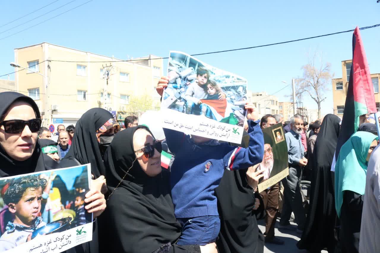 برپایی غرفه های کانون استان مرکزی در مسیر راهپیمایی روز جهانی قدس