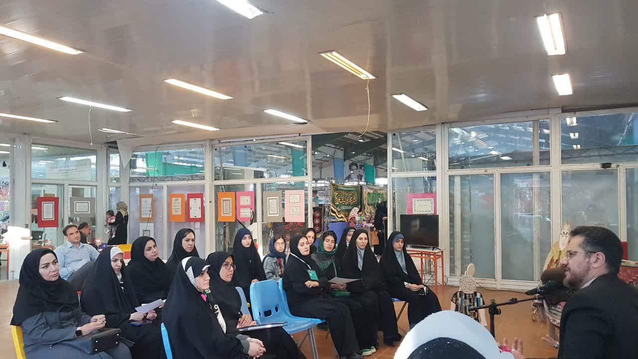 فعالیت غرفه‌ی کانون کرمانشاه در نمایشگاه قرآن و عترت