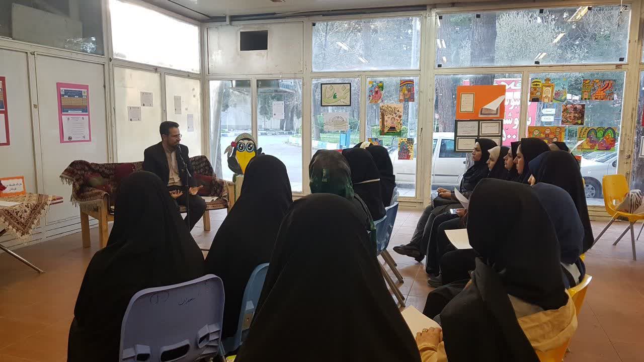 برگزاری نشست‌های فلسفه برای کودکان با حضور اساتید برجسته‌ی کرمانشاهی