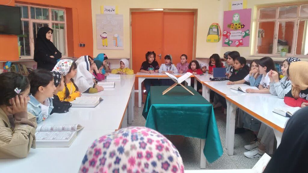 اجرای برنامه "بهشتیان کوچک" در مراکز فرهنگی-هنری استان همدان