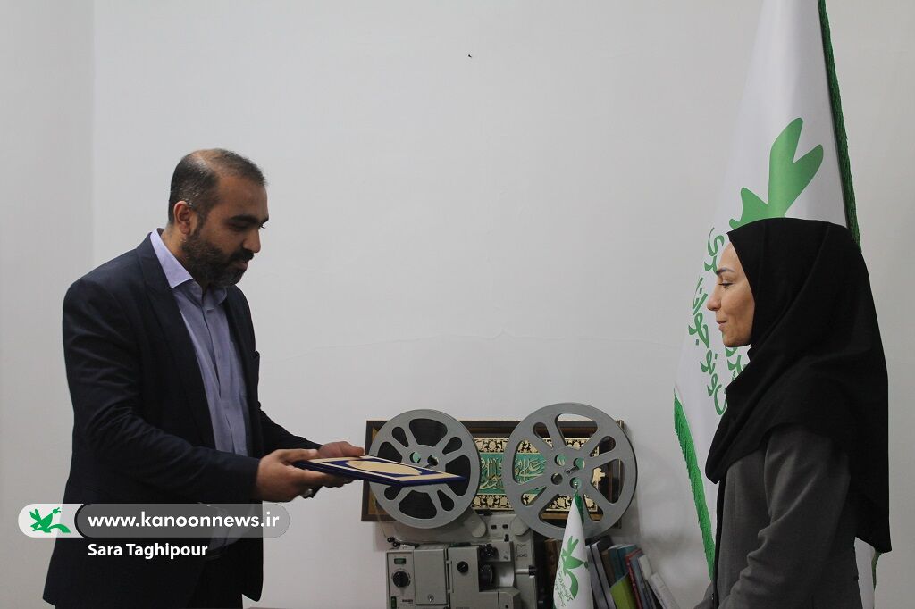 فرزانه خدری به عنوان سرپرست معاونت اداری و مالی استان منصوب شد