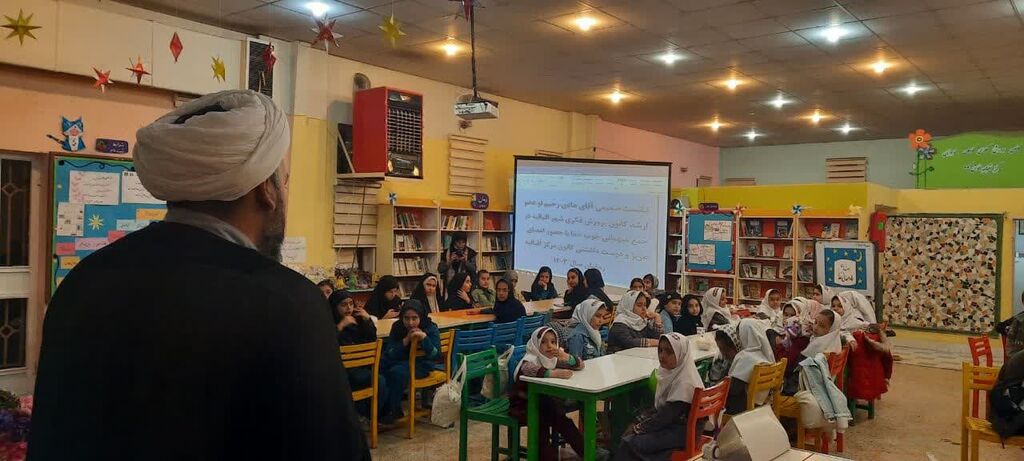 گرامیداشت ماه مبارک رمضان در مراکز فرهنگی و هنری کانون استان قزوین گرامیداشت ماه مبارک رمضان در مراکز فرهنگی و هنری کانون استان قزوین