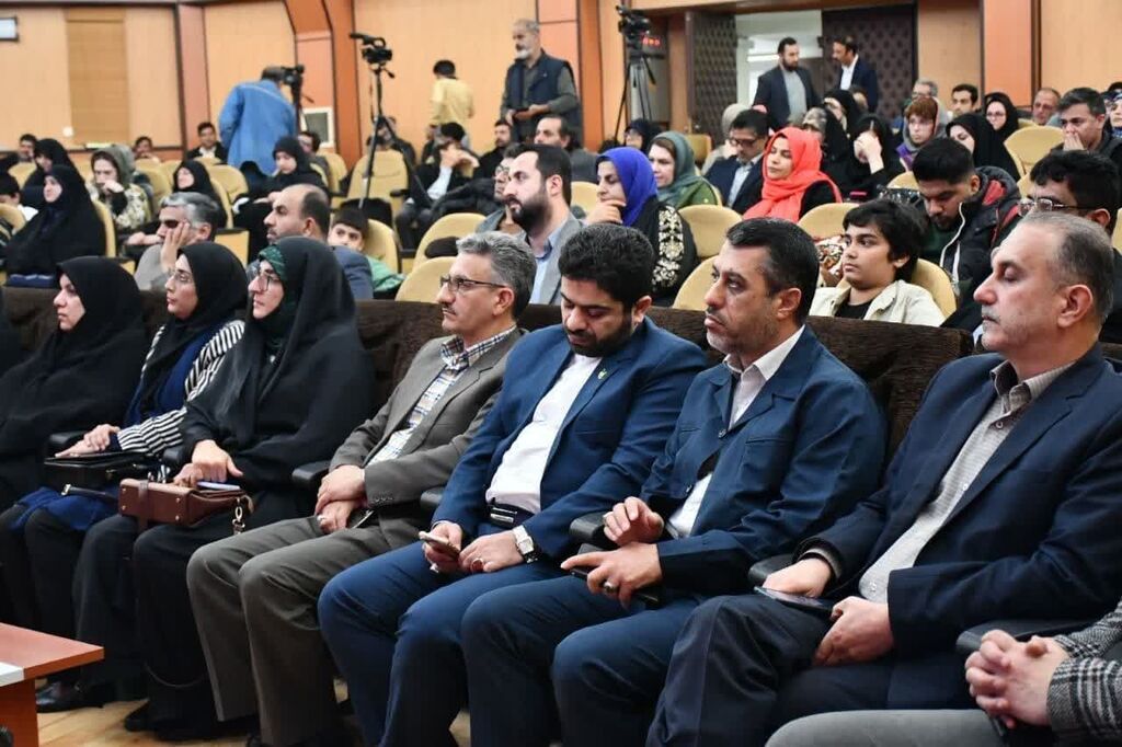 چهره هنر سال انقلاب اسلامی استان گلستان معرفی شد