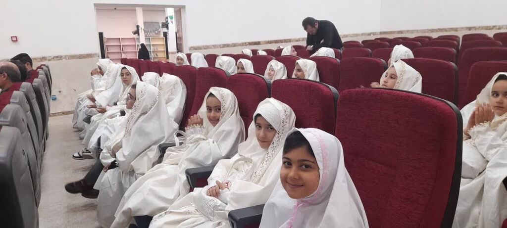 جشن تکلیف فرشتگان کوچک در مرکز قهاوند برگزار شد