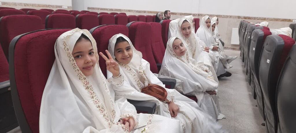 جشن تکلیف فرشتگان کوچک در مرکز قهاوند برگزار شد