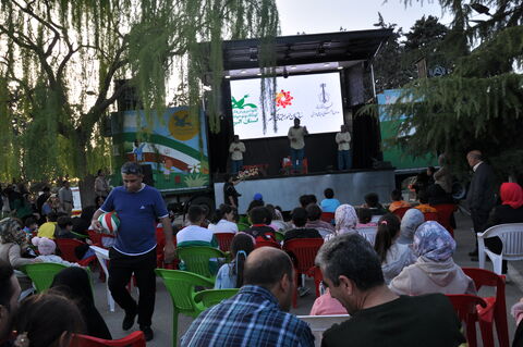 اجرای تماشاخانه سیار در بوستان جهان نما کرج