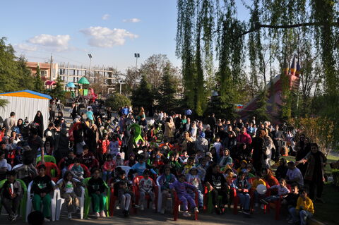 اجرای تماشاخانه سیار در بوستان جهان نما کرج