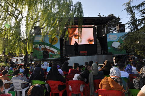 اجرای تماشاخانه سیار در بوستان جهان نما کرج