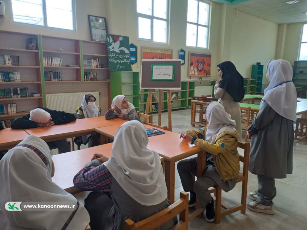 آشنایی اعضای کانون بندرگز با روز فضانورد و بزرگداشت عطار نیشابوری