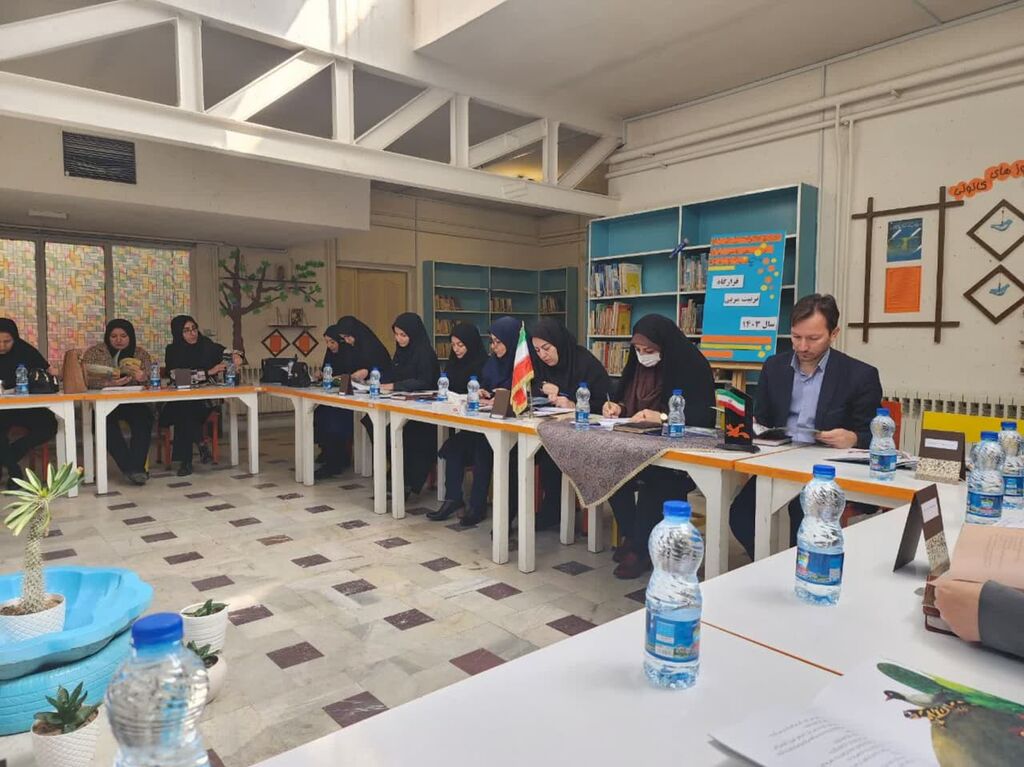 اولین قرارگاه تربیت مربی در کانون همدان برگزار شد