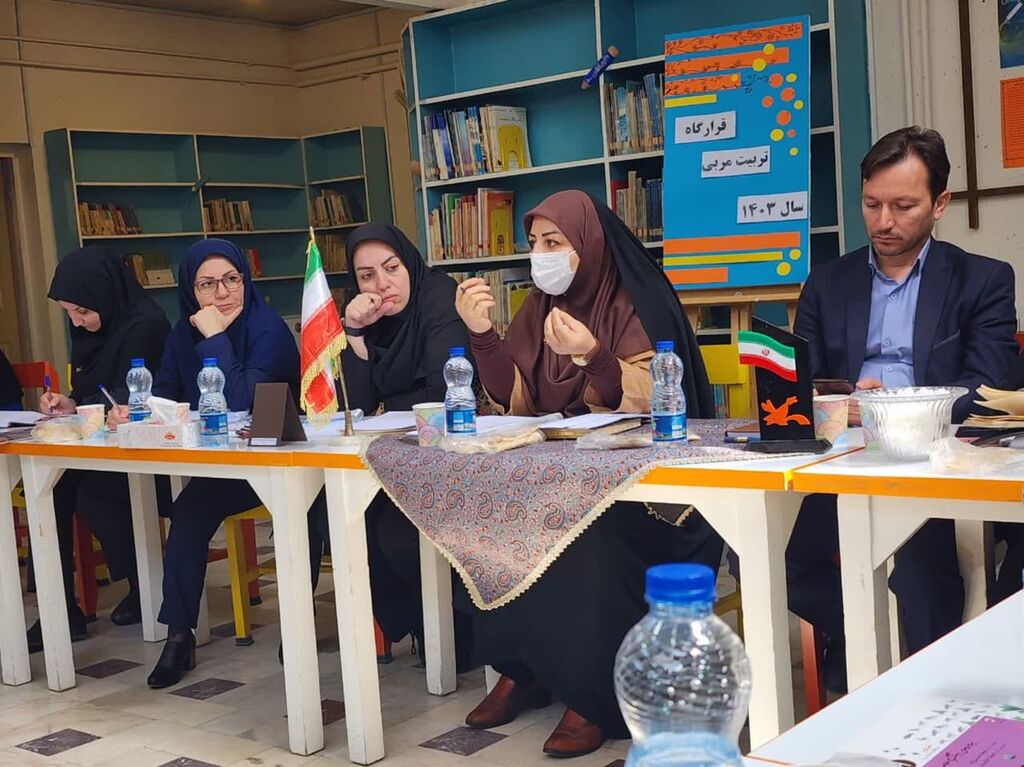 اولین قرارگاه تربیت مربی در کانون همدان برگزار شد