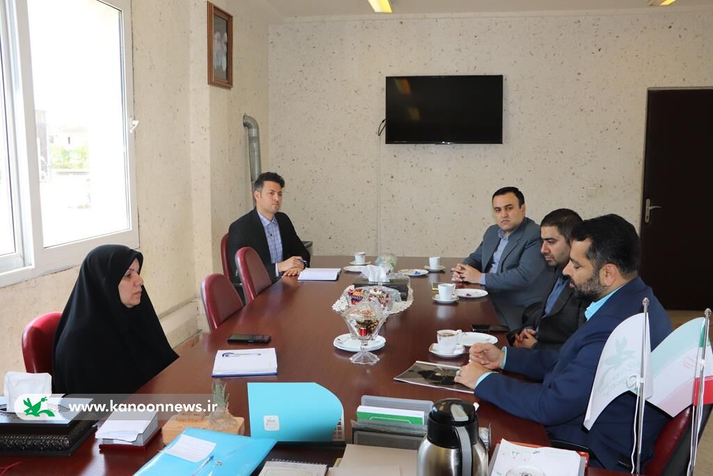 کارگاههای آموزش خبرنگاری و روزنامهنگاری ویژهی نوجوانان برگزار میشود کارگاههای آموزش خبرنگاری و روزنامهنگاری ویژهی نوجوانان برگزار میشود