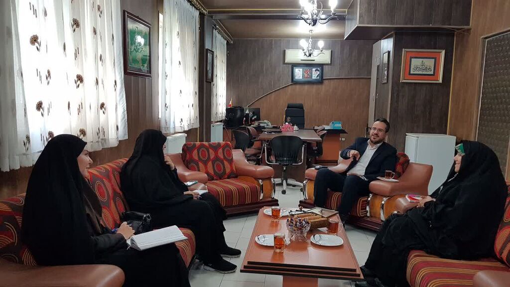 نشست تربیتی چهارشنبههای کانون کرمانشاه با سلسله نشستهای خانواده