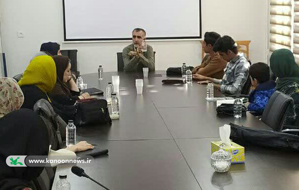 گفتگوی برنامه صبحگاهی روژمان با مدیر کانون کلاس های خبرنگاری برای اعضاء ارشد برگزار شد