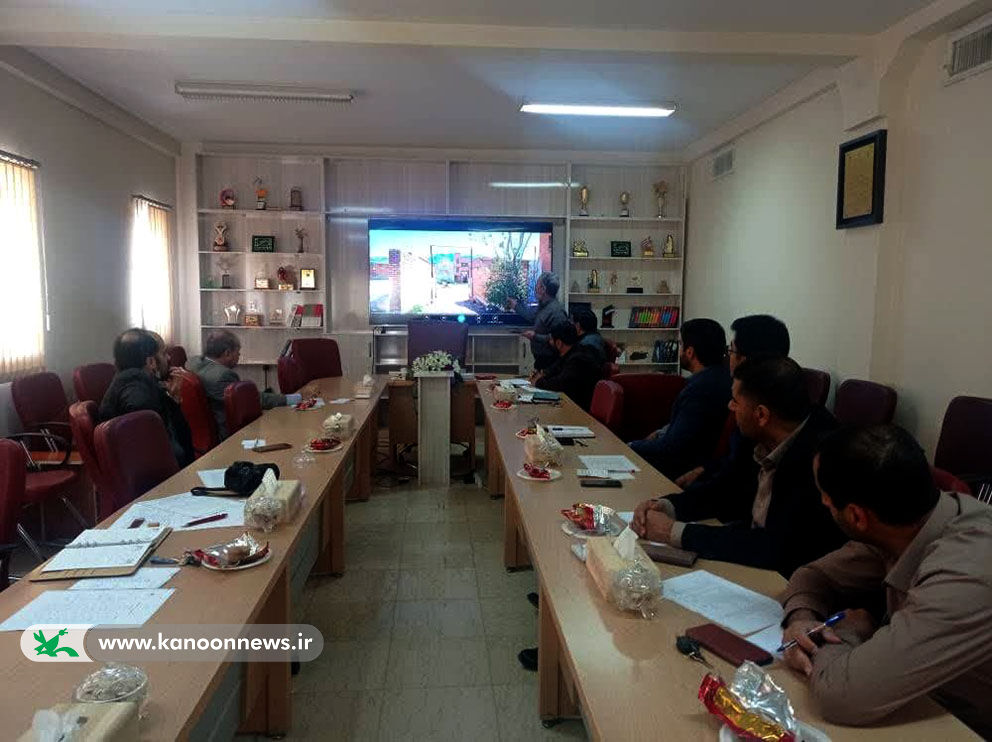 جلسه هماهنگی حضور تماشاخانه سیارکانون در لرستان