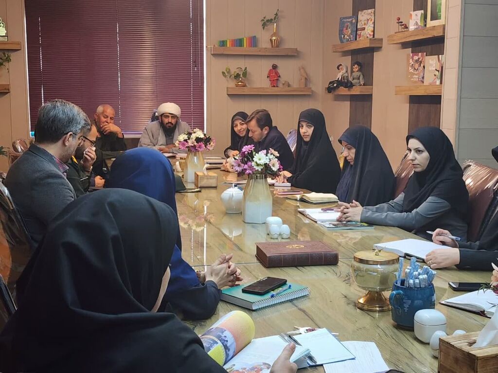 سردار ظفری از مدیر کل و کارشناسان کانون تقدیر کرد