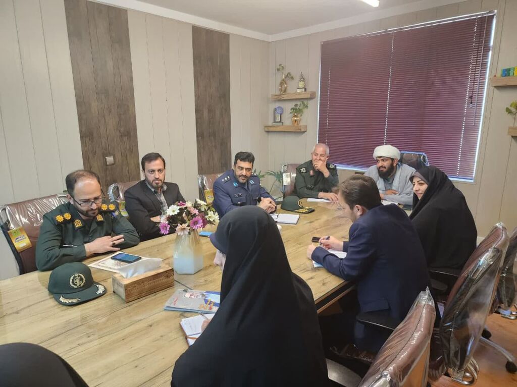 سردار ظفری از مدیر کل و کارشناسان کانون تقدیر کرد