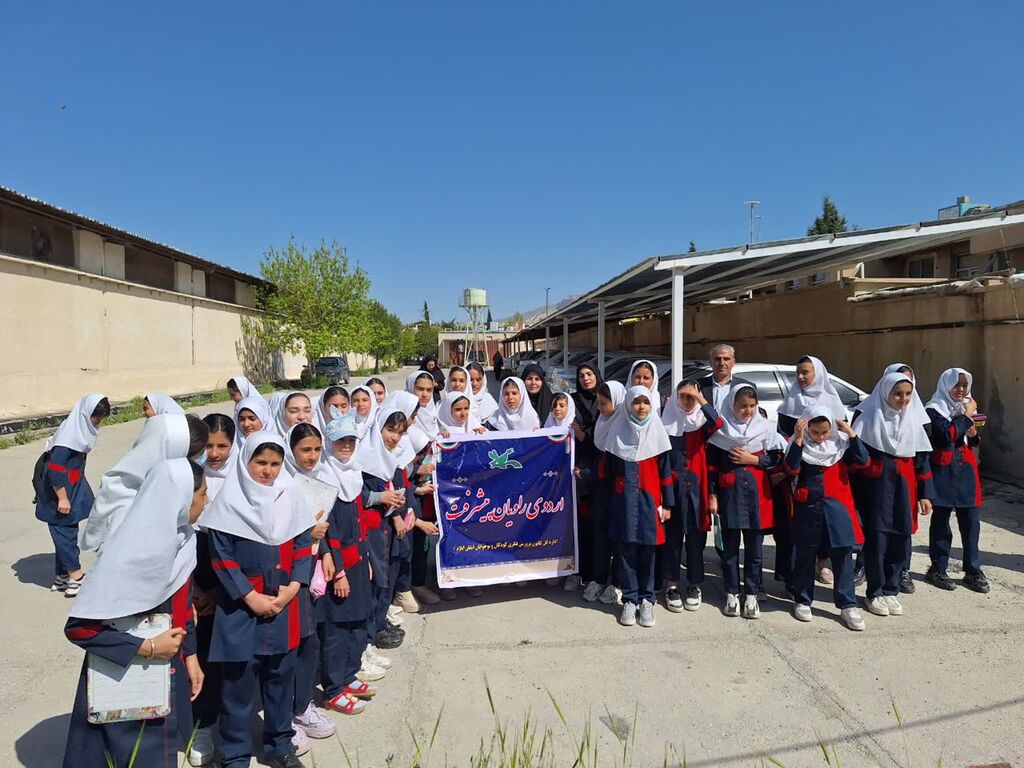 Vf اردوی "راهیان پیشرفت" در کانون استان ایلام برگزار شد