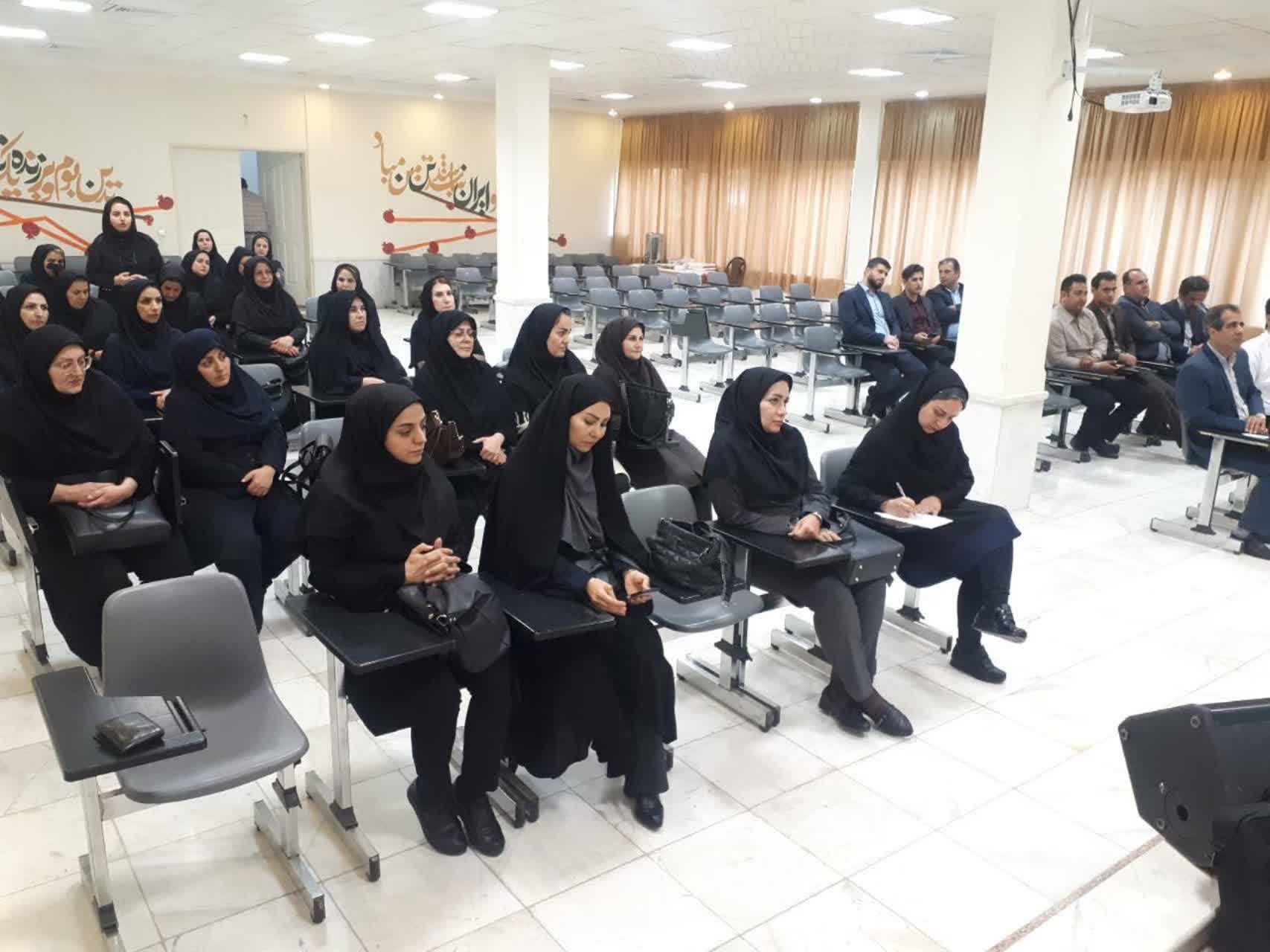نشست مسئولان کانون کشور با جمعی از کارکنان کانون کرمانشاه