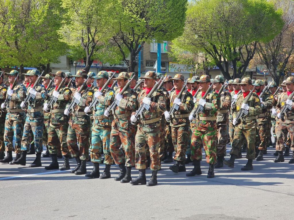 حضور کارشناسان و مربیان کانون در مراسم روز ارتش