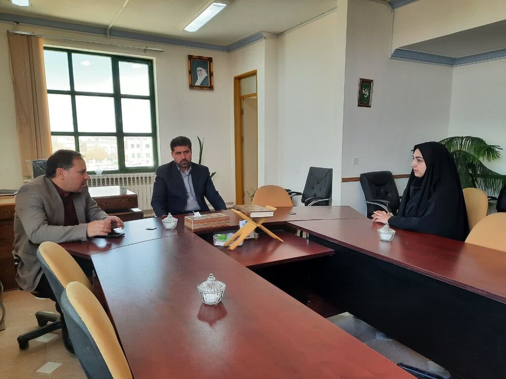 همکاری و همراهی بین کانون و اداره آموزش و پرورش درگزین وجود دارد