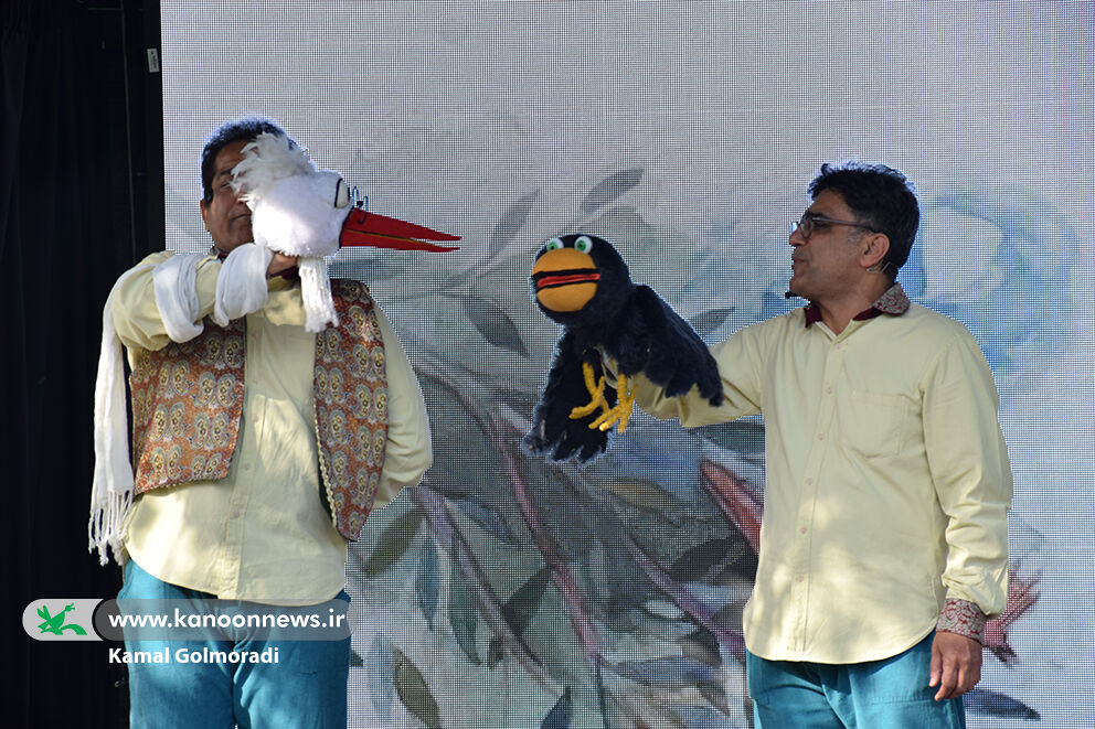 میزبانی کودکان خرمآبادی از تماشاخانه سیار کانون