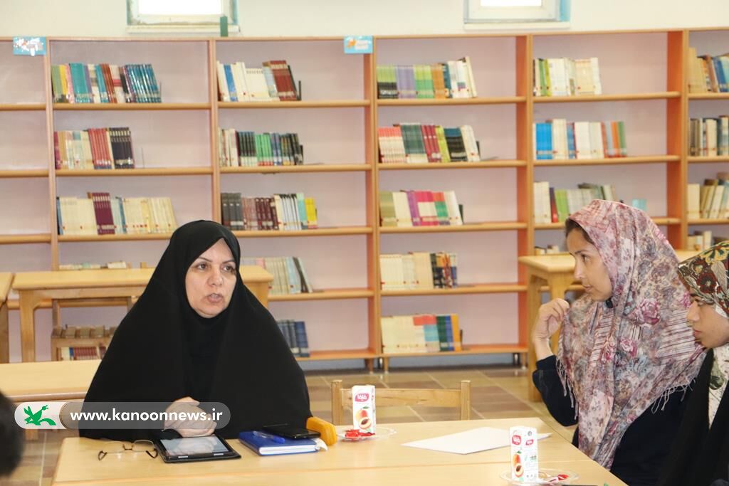 نشست صمیمی اعضای شورای دانشآموزی شهرستان آققلا با مدیرکل کانون گلستان