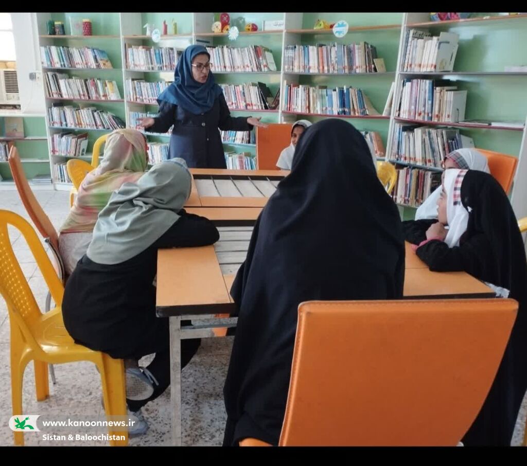 ورقی از گلستان سعدی به اعضای کانون پرورش فکری سیستان و بلوچستان رسید