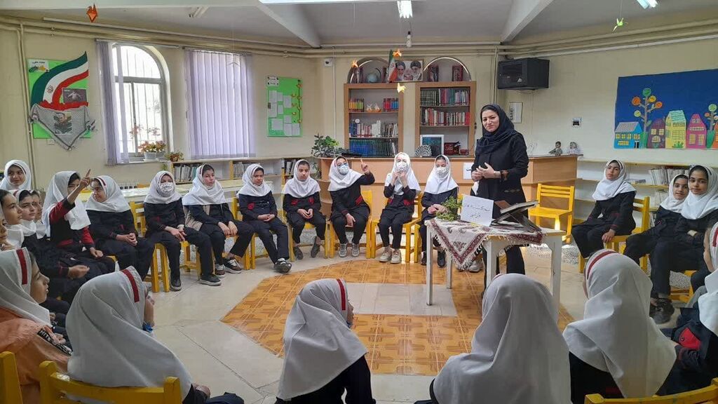 یک شنبه قرآنی با قصه گلدان خالی در مرکز سامن برگزار شد