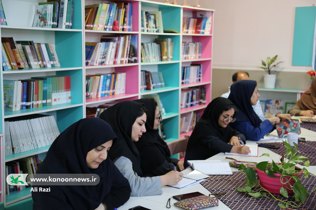 نشست مسئولین مراکز حوزه جنوب کانون استان بوشهر