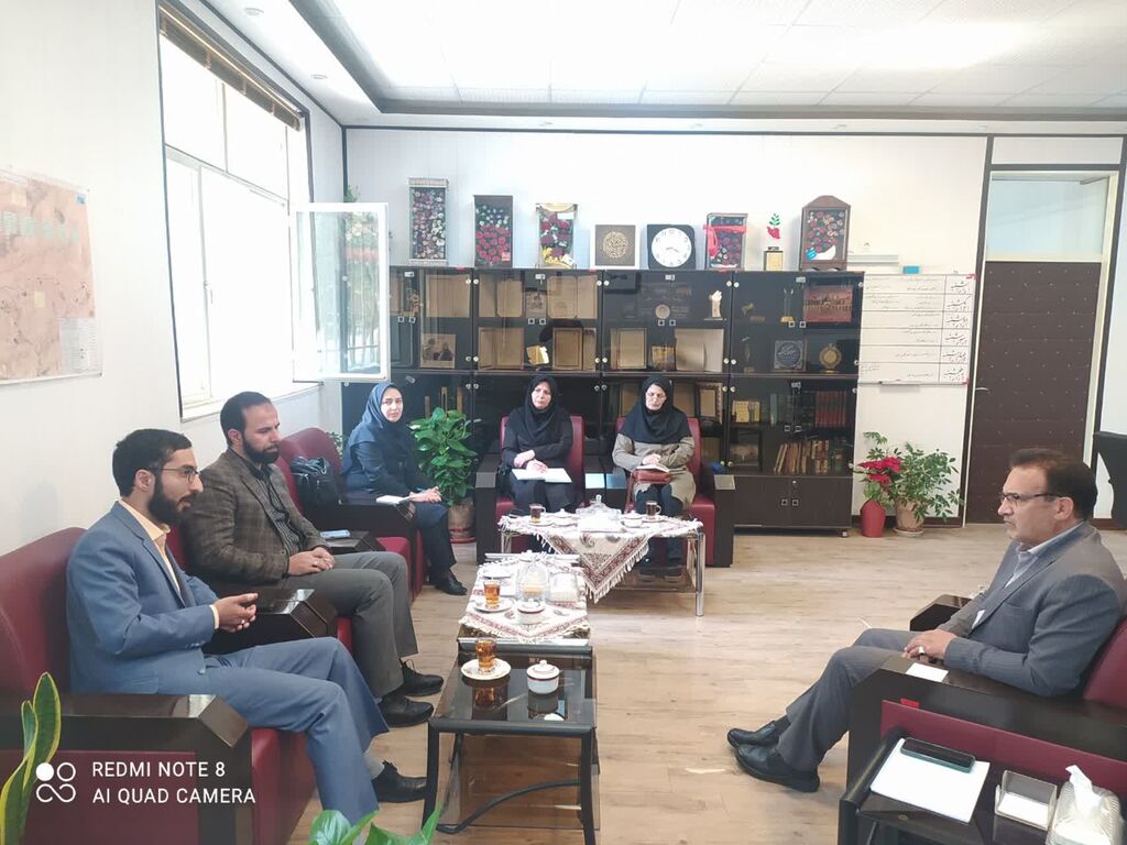 دیدار سرپرست کانون استان چهارمحال و بختیاری با فرماندار بروجن اردیبهشت ۱۴۰۳ احداث اولین آسمان نمای دیجیتال در شهرستان بروجن