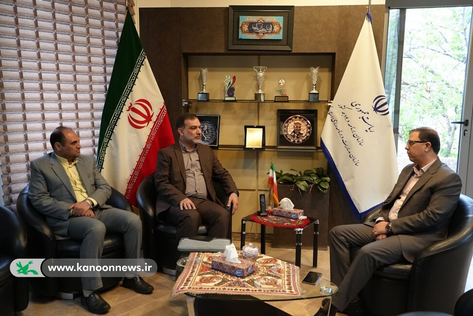 دیدار معاون توسعه و مدیریت منابع کانون با رئیس سازمان مدیریت و برنامهریزی استان کرمان دیدار معاون توسعه و مدیریت منابع کانون با رئیس سازمان مدیریت و برنامهریزی استان کرمان