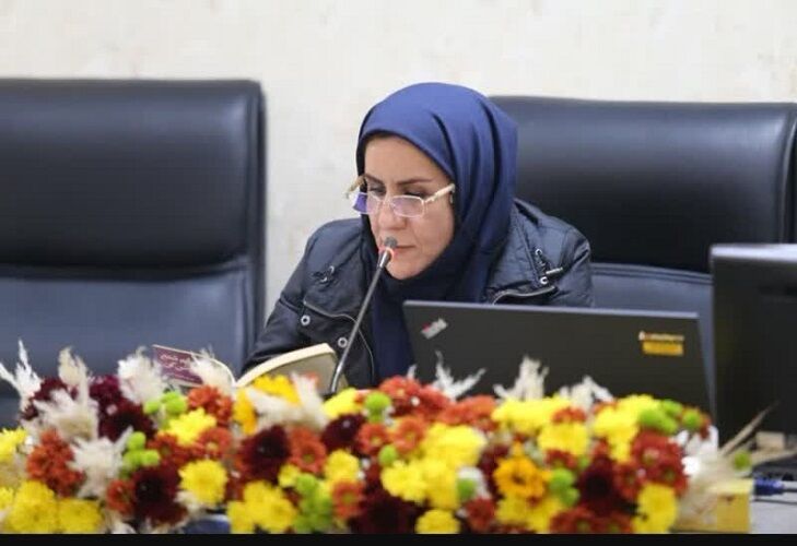 از کتاب که حرف می زنم واژه هایش افسونم می کند از کتاب که حرف می زنم واژه هایش افسونم می کند