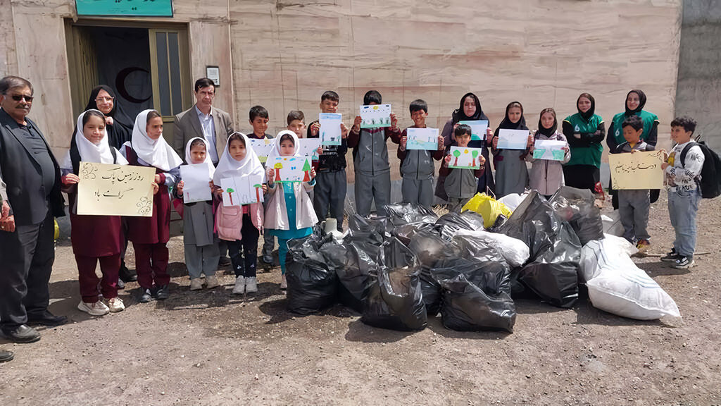 فعالیتهای هفته زمین پاک کانون نمین در روستای نوجده