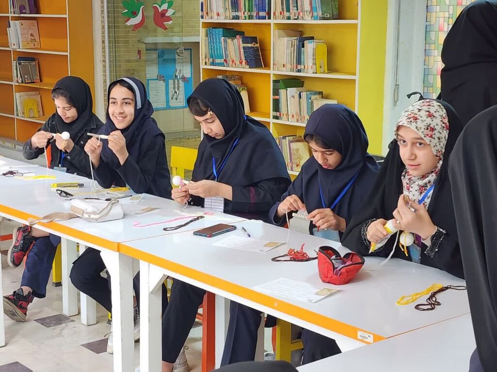 اولین دورهمی کانونیاران به شیرینی گیلاس و ملسی خیارشور!