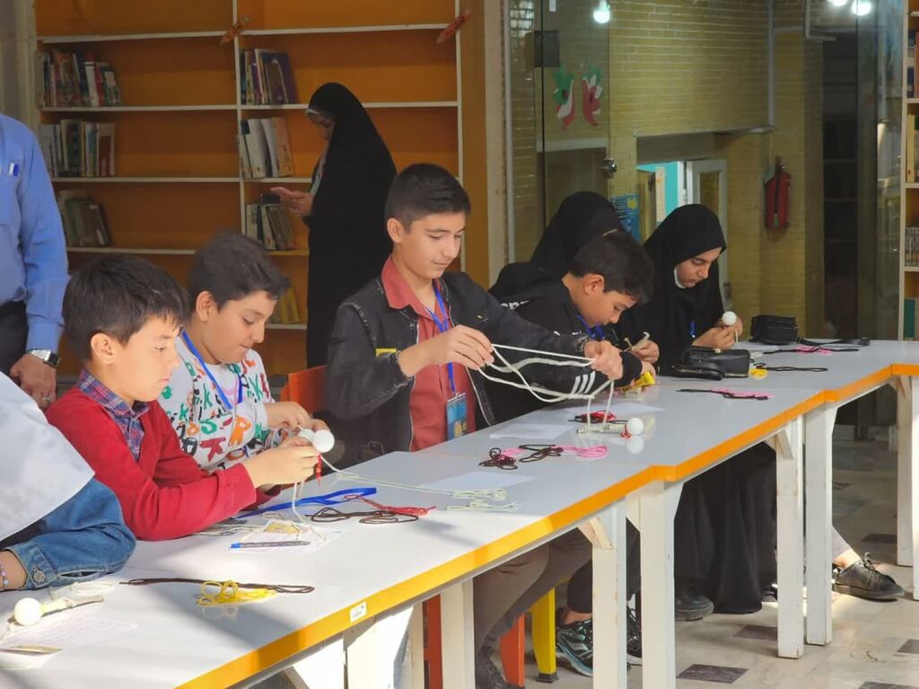 اولین دورهمی کانونیاران به شیرینی گیلاس و ملسی خیارشور!