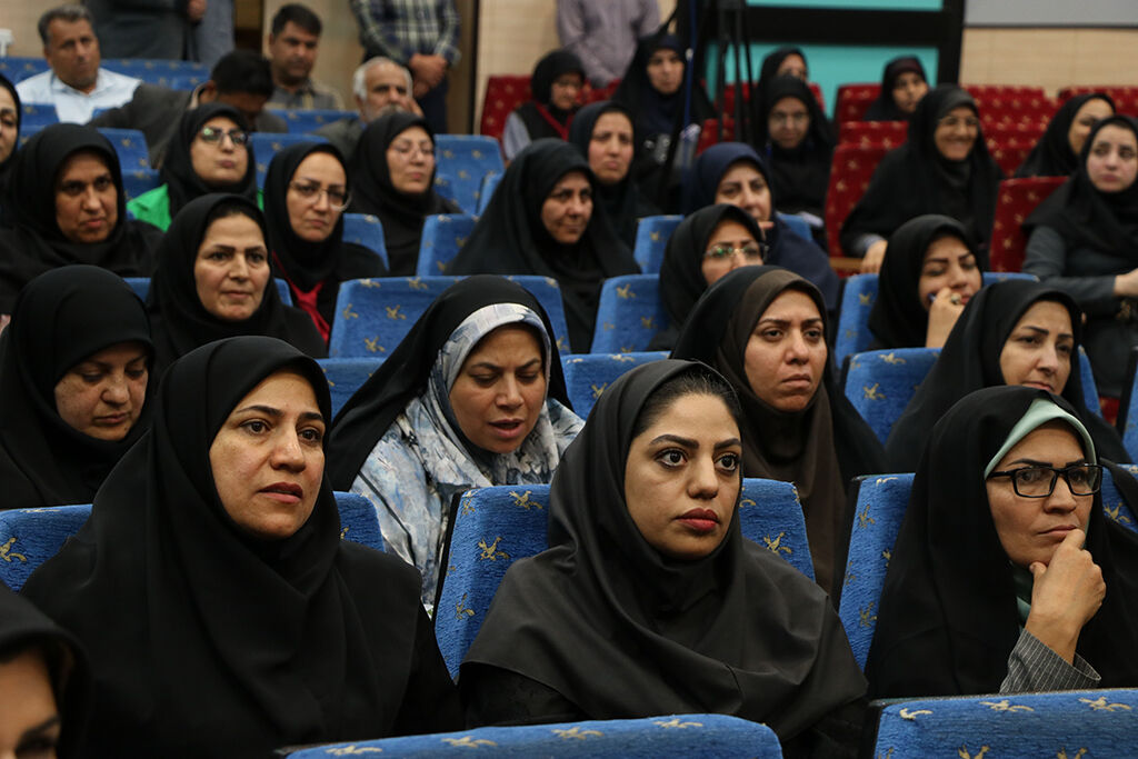 گردهمآیی مدیرعامل کانون با مربیان مراکز کرمان برگزار شد